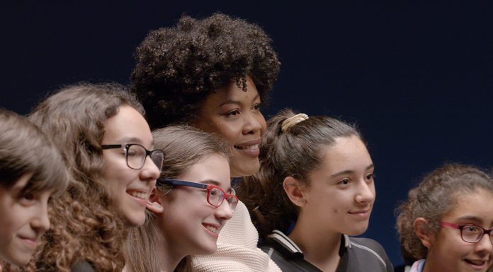 ¿De qué color es un lápiz de color carne?